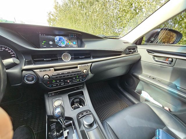Lexus ES - фото 5