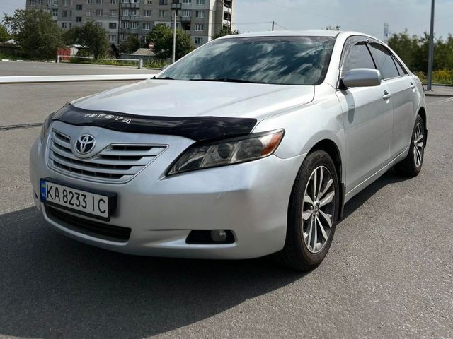 Toyota Camry - зображення 1