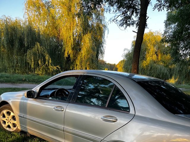 Mercedes-Benz C-Класс - зображення 4