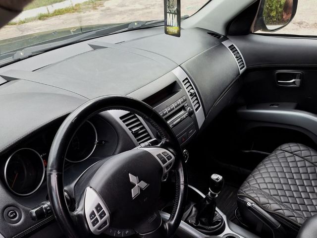 Mitsubishi Outlander - зображення 4