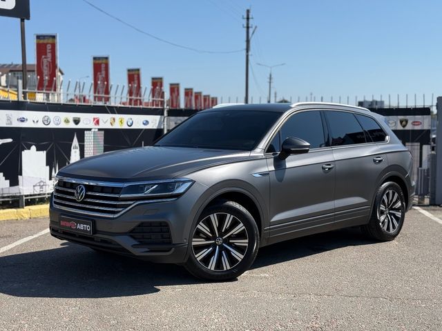 Volkswagen Touareg - зображення 1