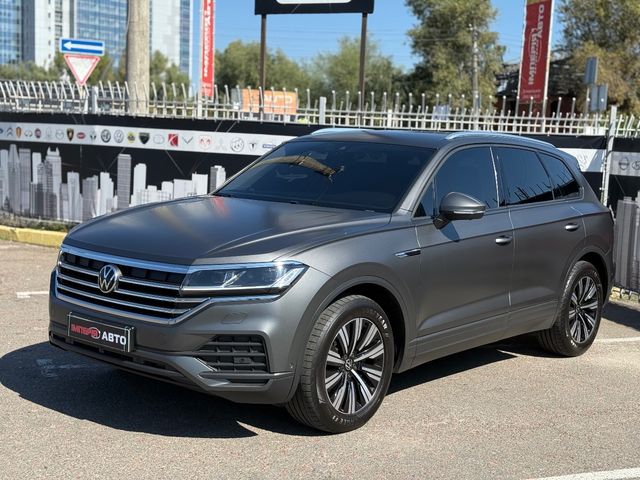Volkswagen Touareg - зображення 2