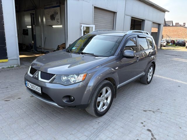 Mitsubishi Outlander - зображення 1