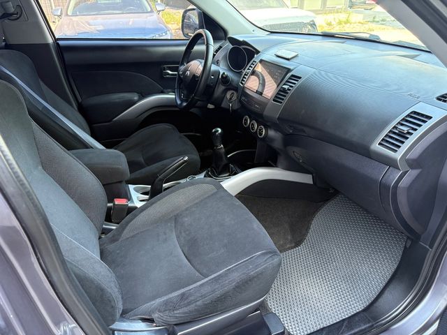 Mitsubishi Outlander - зображення 3
