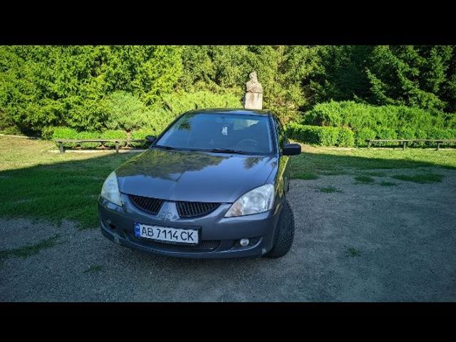 Mitsubishi Lancer - зображення 2