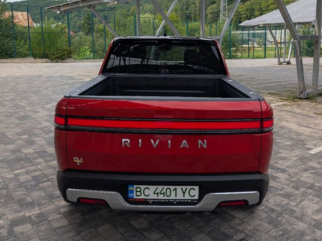 Rivian R1T - зображення 5