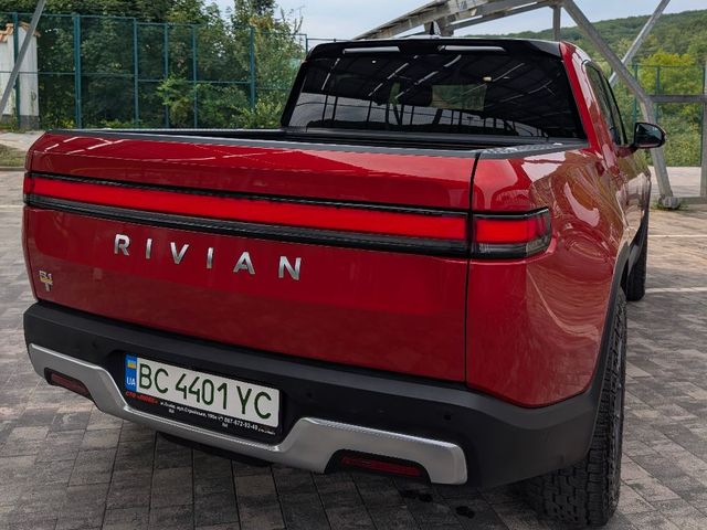 Rivian R1T - зображення 4