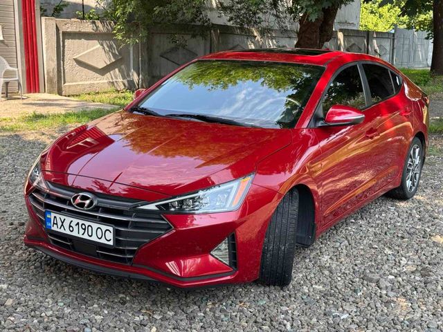 Hyundai Elantra - фото 3