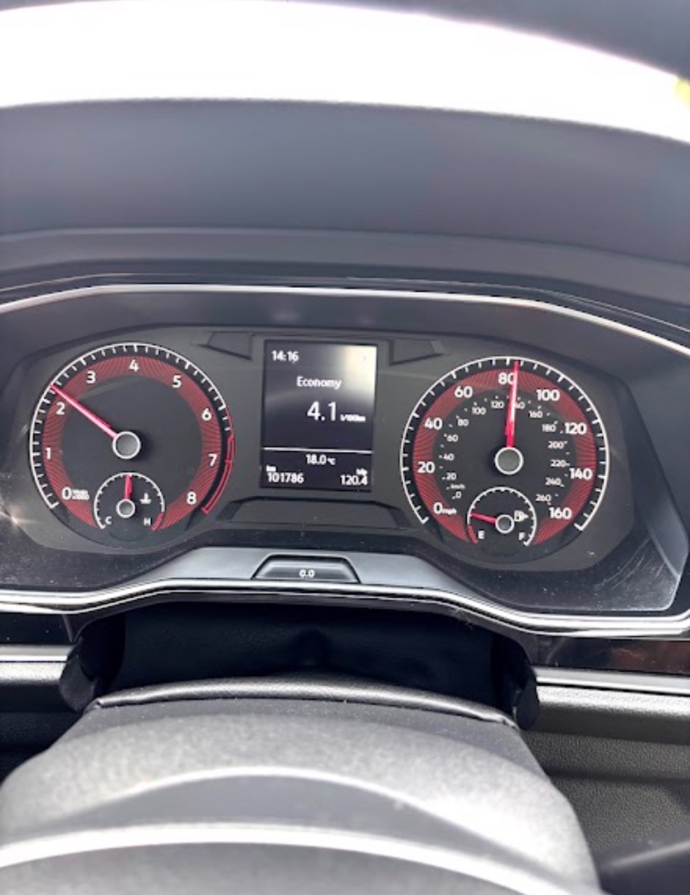 Volkswagen Jetta - фото 2