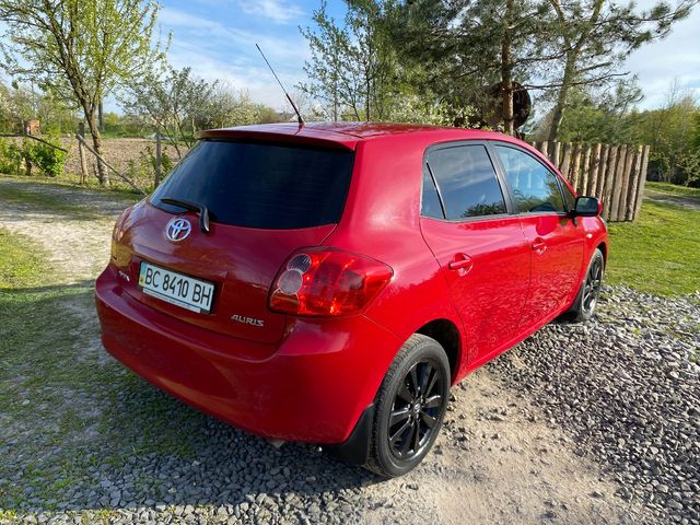 Toyota Auris - зображення 2