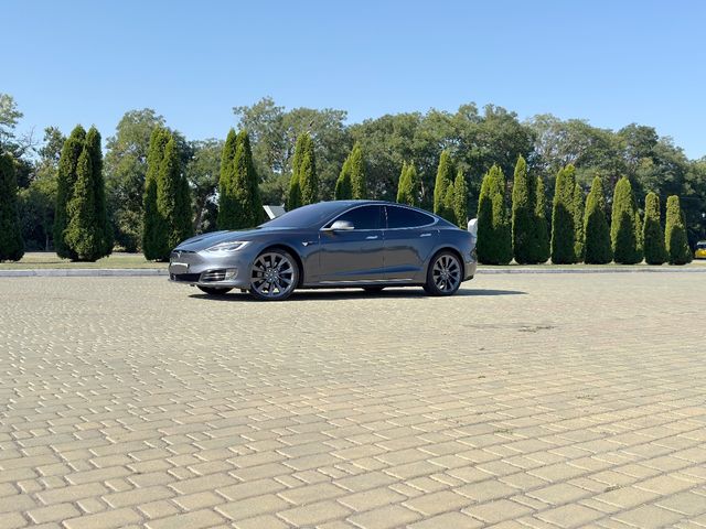 Tesla Model S - зображення 2