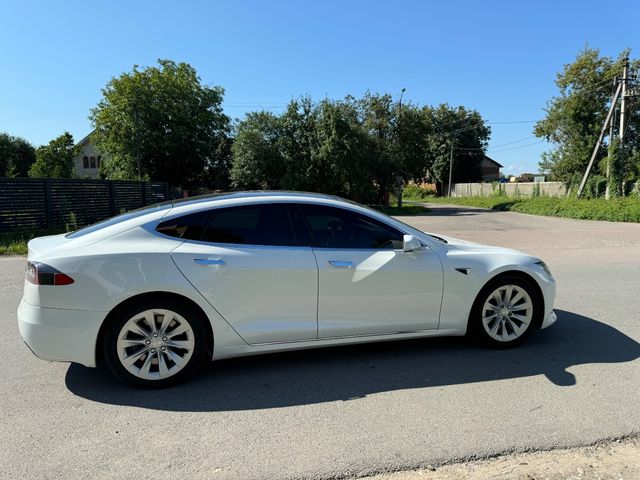 Tesla Model S - зображення 5