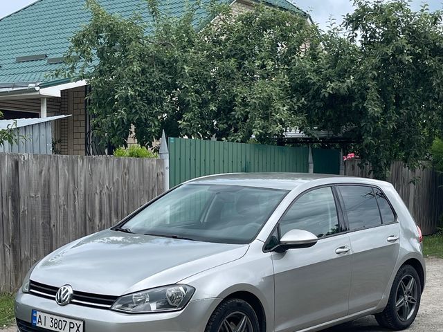 Volkswagen Golf - зображення 1