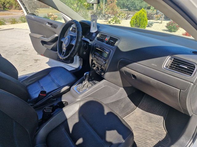 Volkswagen Jetta - зображення 2