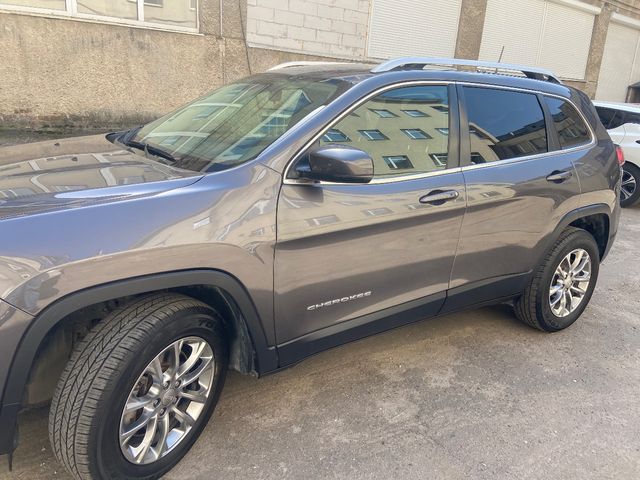 Jeep Cherokee - зображення 3