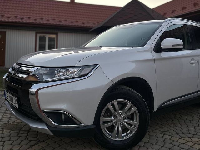 Mitsubishi Outlander - фото 3