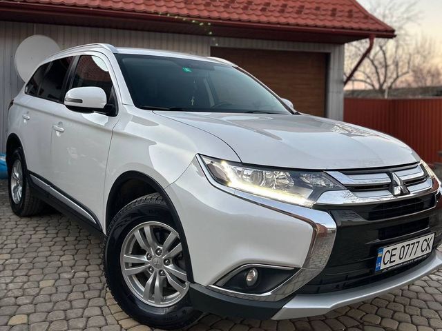 Mitsubishi Outlander - фото 2
