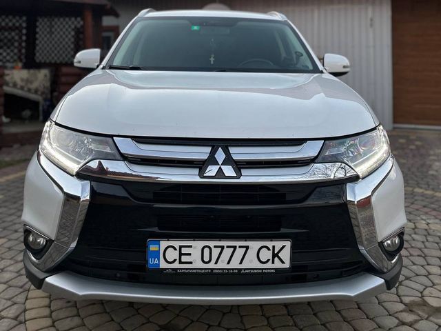 Mitsubishi Outlander - фото 1