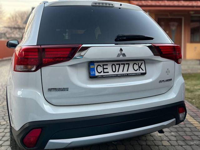 Mitsubishi Outlander - фото 4