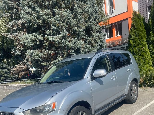 Mitsubishi Outlander - зображення 1