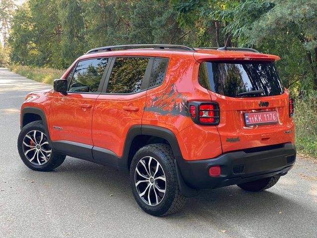 Jeep Renegade - фото 3