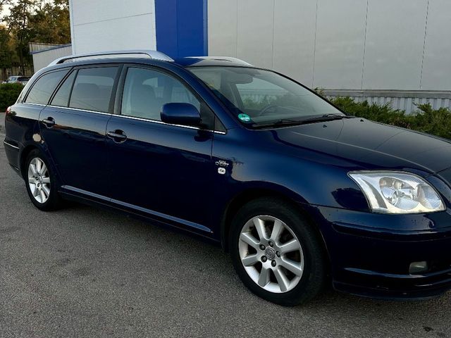 Toyota Avensis - зображення 1