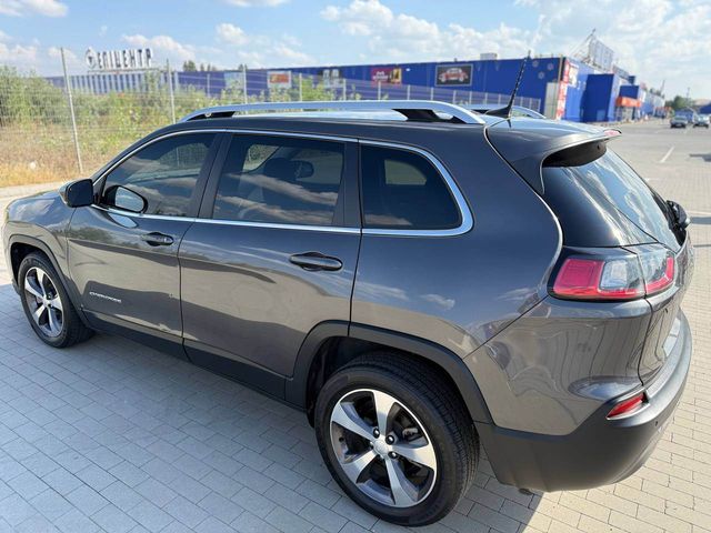 Jeep Cherokee - зображення 3