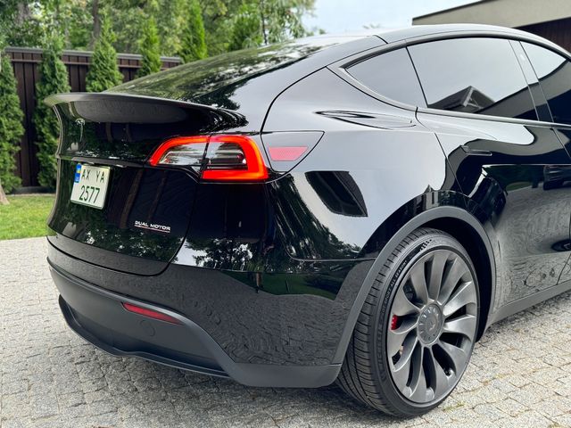 Tesla Model Y - зображення 4