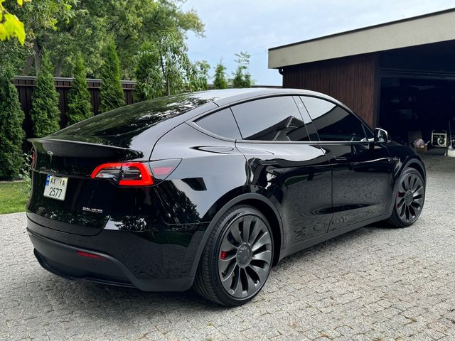 Tesla Model Y - зображення 5