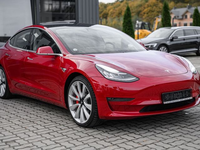 Tesla Model 3 - зображення 1