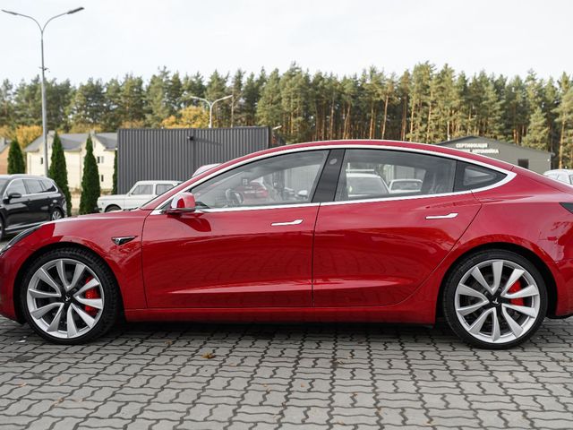 Tesla Model 3 - зображення 4