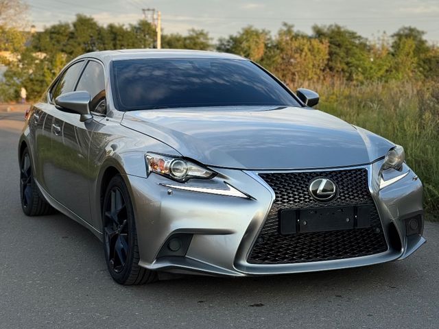 Lexus IS - зображення 2