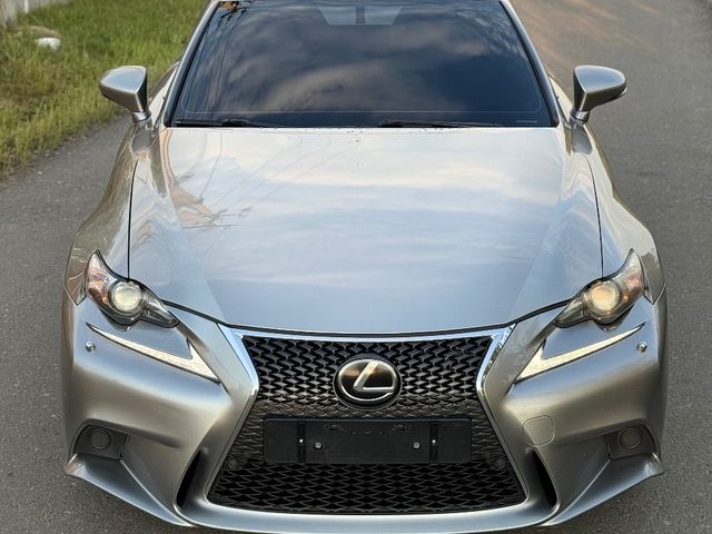 Lexus IS - зображення 1