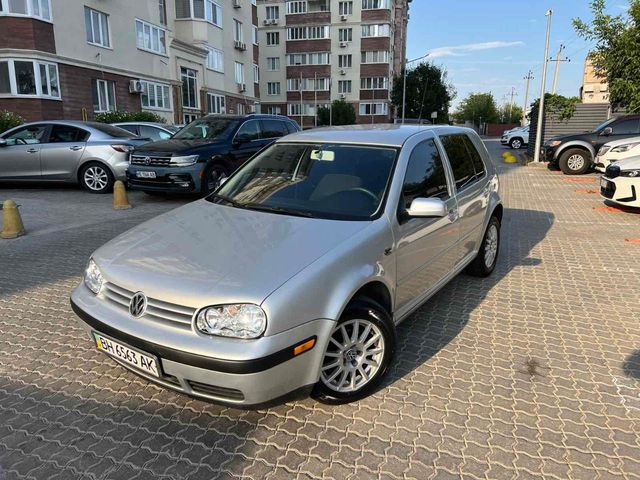Volkswagen Golf - зображення 1