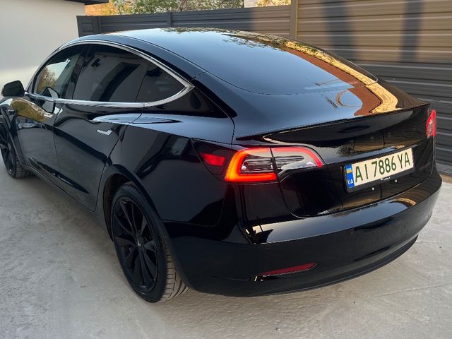 Tesla Model 3 - фото 2