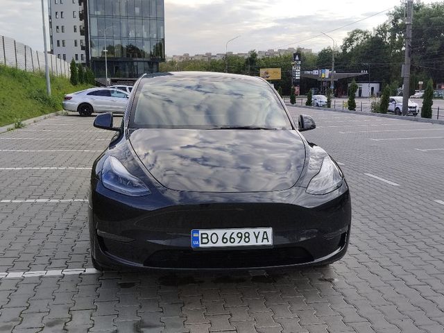 Tesla Model Y - зображення 1