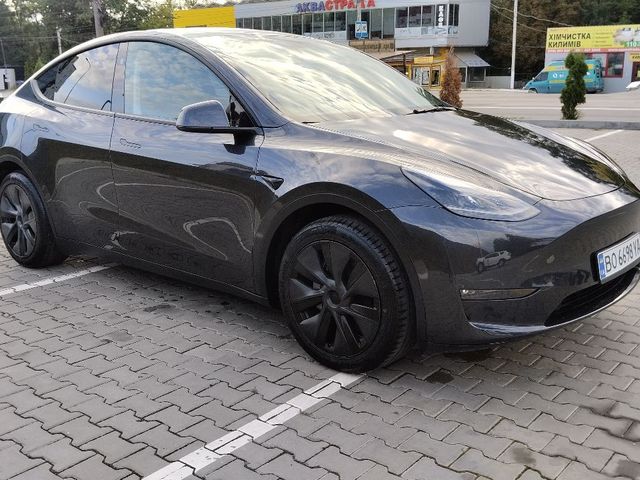 Tesla Model Y - зображення 4