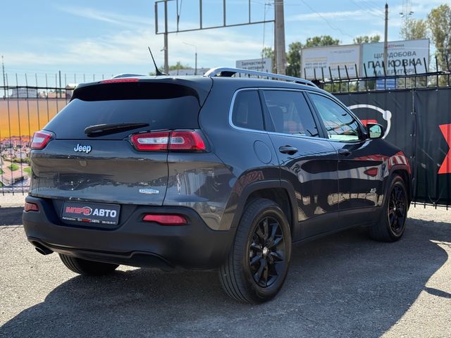 Jeep Cherokee - зображення 4