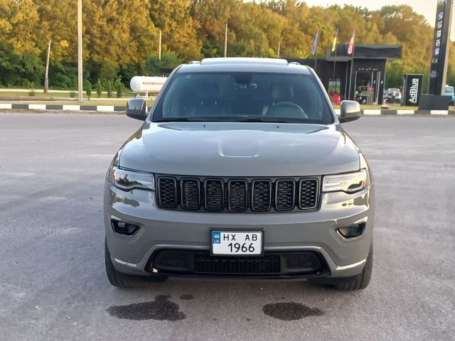 Jeep Grand Cherokee - фото 1