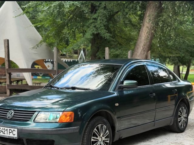 Volkswagen Passat - зображення 1