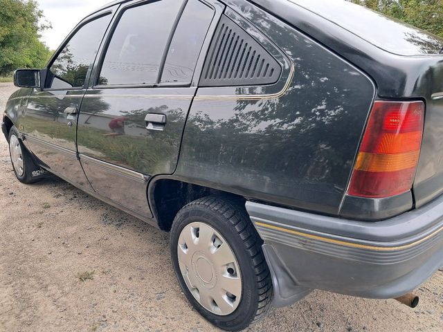 Opel Kadett - зображення 4