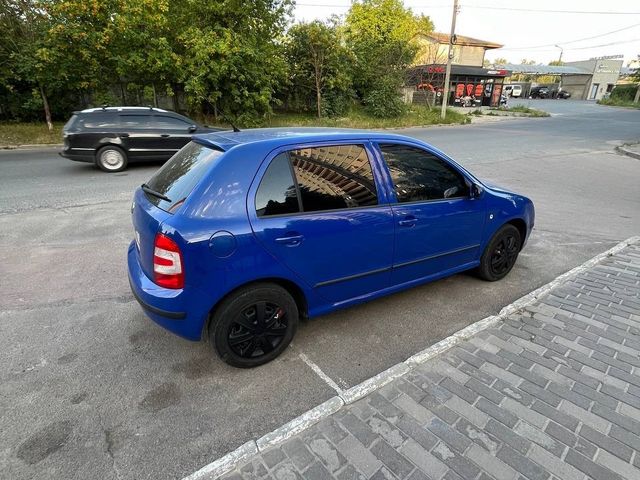 Skoda Fabia - фото 2