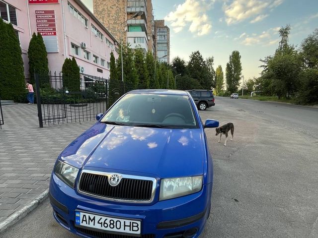 Skoda Fabia - фото 4