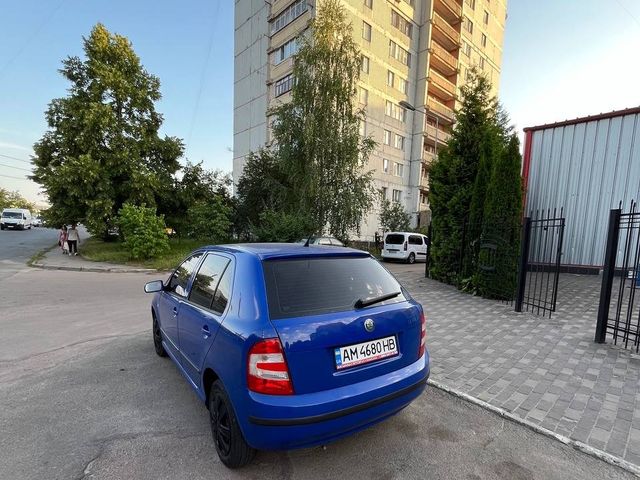 Skoda Fabia - фото 3