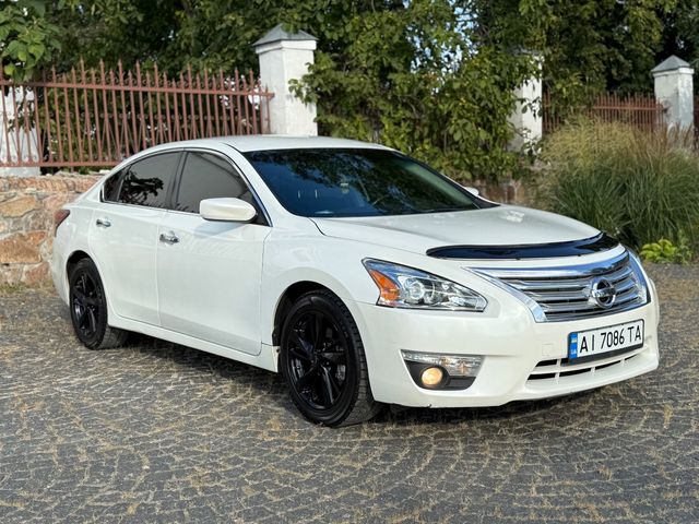 Nissan Altima - фото 2