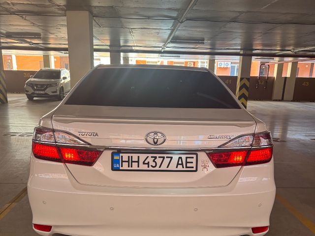 Toyota Camry - фото 2