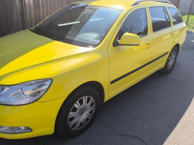 Skoda Octavia - фото 3