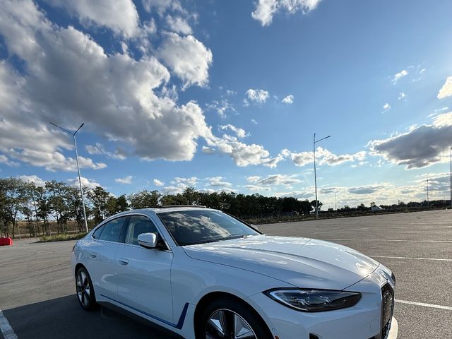 BMW i4 - зображення 2