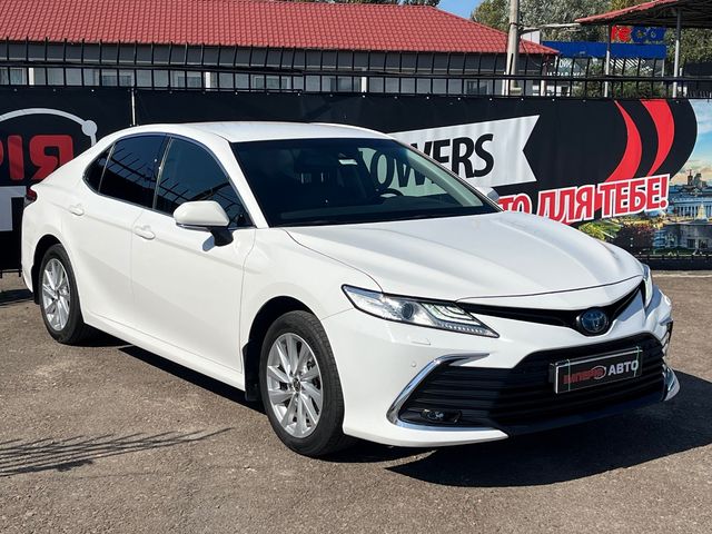 Toyota Camry - фото 3