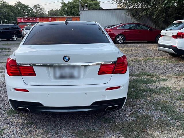 BMW 7 серії - зображення 5